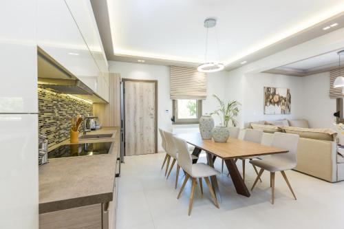 Χώρος καθιστικού στο Luxury Cretan Villas with private pools