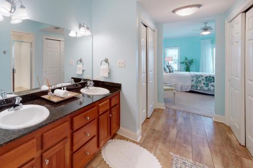 Gallery image of Paradise Shores 210 in Mexico Beach