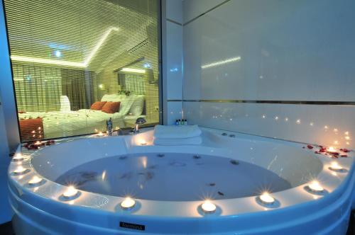 Et badeværelse på Ramada Usak