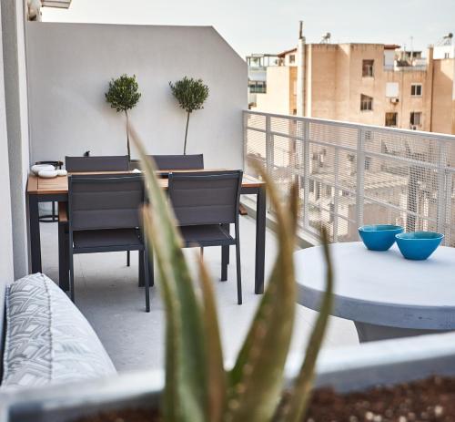 THE VAULT Brand New Loft in Athens Historic Center