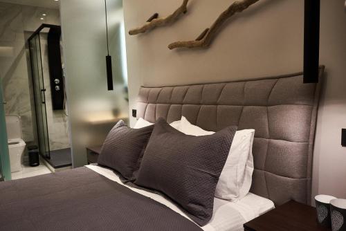 THE VAULT Brand New Loft in Athens Historic Center
