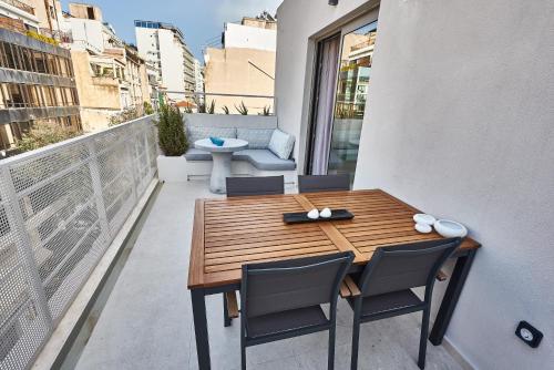 THE VAULT Brand New Loft in Athens Historic Center