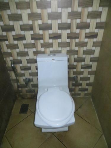 A bathroom at Hotel Raj Shikhar