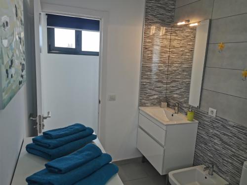 Koupelna v ubytování Villaverde Relax 1 a 10 minutos de Corralejo