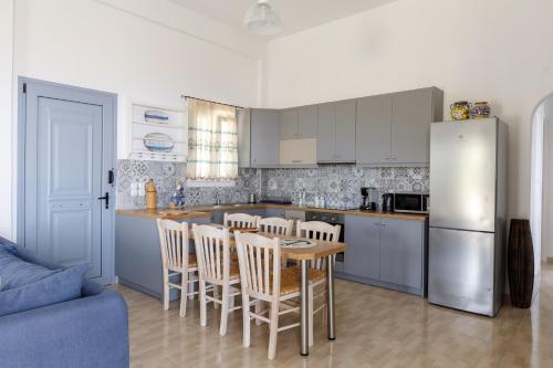 Fotografie z fotogalerie ubytování Cycladic Villa with sea view! v destinaci Ioulida