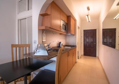 Lagos Main Avenue studio with Marina view balcony