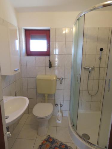 Kúpeľňa v ubytovaní Apartman Vir Gogo br 4