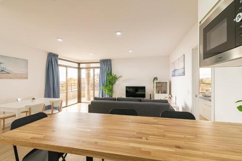 As de Casas - Valdes Center 1 - Los Cristianos