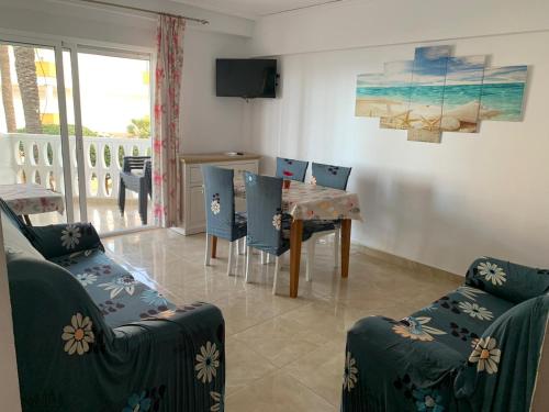 Apartamento vistas al mar desde la terraza