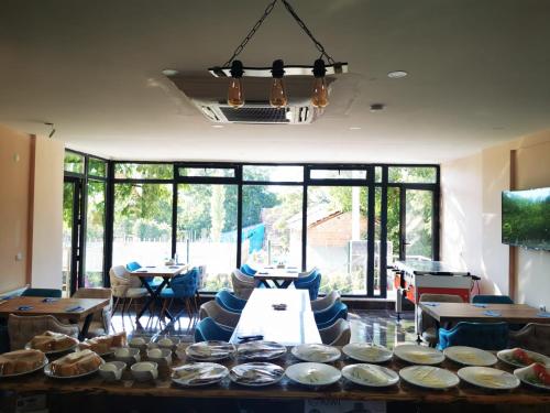 Jídlo v hotelu nebo okolí