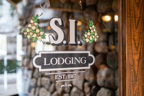 Gallery image of Saddleback Inn at Lake Arrowhead in Lake Arrowhead