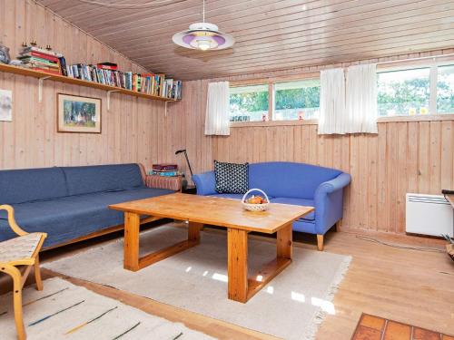 6 person holiday home in Glesborg 휴식 공간