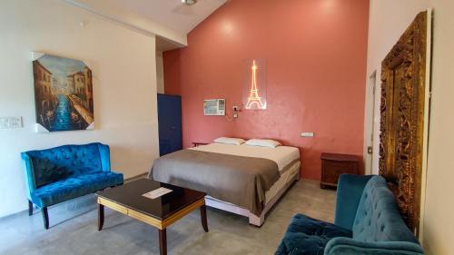Кровать или кровати в номере Villa 408-Dr Wade in Royal Palms Mumbai