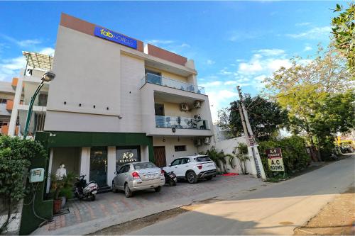 Galeriebild der Unterkunft FabHotel K9 in Ludhiana