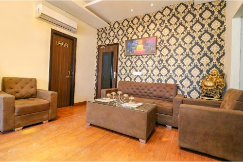 Χώρος καθιστικού στο FabHotel K9