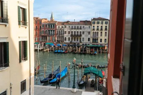 Rialto Deluxe Grand Canal View R&R photo 1