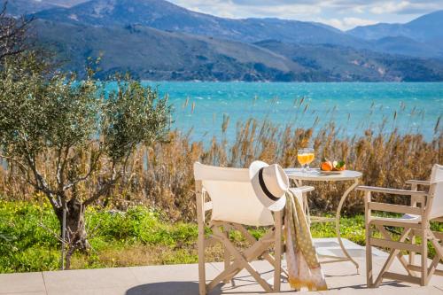 Afbeelding uit fotogalerij van Apollonides Seafront Villa 2 Melete in Lixouri