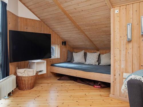 Postel nebo postele na pokoji v ubytování Holiday home Væggerløse LXXI