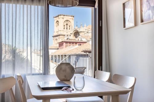 Apartamentos Líbere Granada Catedral, Granada – Updated 2022 ...