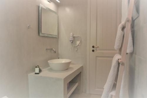 A bathroom at Drouga's Studios & Suites Astypalaia Greece