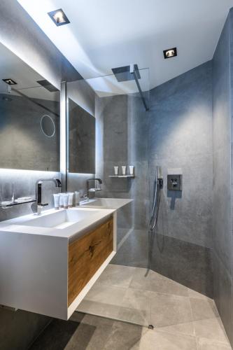 Ένα μπάνιο στο Alaska Lodge by Alpine Resorts
