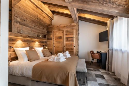Ένα ή περισσότερα κρεβάτια σε δωμάτιο στο Alaska Lodge by Alpine Resorts