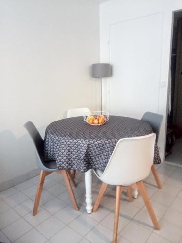 Frejus Plage, Appartement entier , piscine,parking,plage à 200m