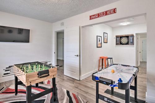 Chic Miami Gardens House with Game Room and Yard!