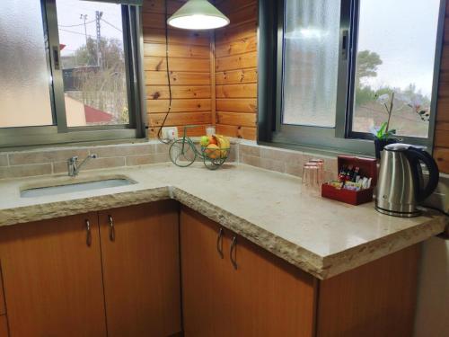 Dapur atau dapur kecil di יחידת נוף הרים Nof Harim