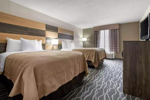 Postel nebo postele na pokoji v ubytování Quality Inn & Suites Lafayette I-65