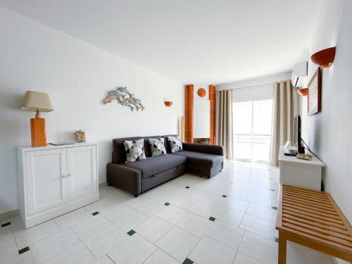 Charming apartment at Meia Praia #1866