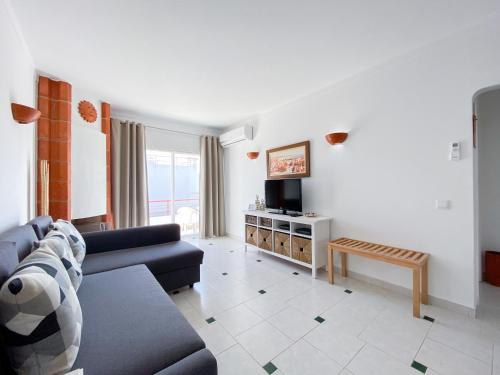 Charming apartment at Meia Praia #1866