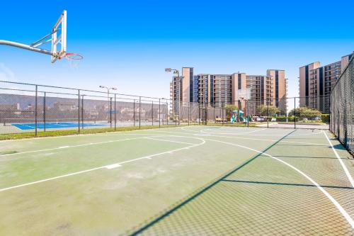 Tenis dan/atau kemudahan skuasy di Sea Colony - Georgetowne House 409 atau berdekatan