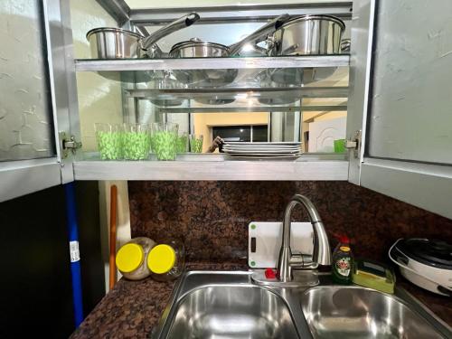 Dapur atau dapur kecil di Hotel María Bonita Higüey, Apartments