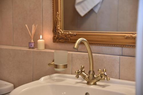 Koupelna v ubytování Patriko Nisyrian Guesthouse