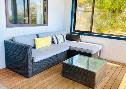 Un lugar para sentarse en Fareview Beach House