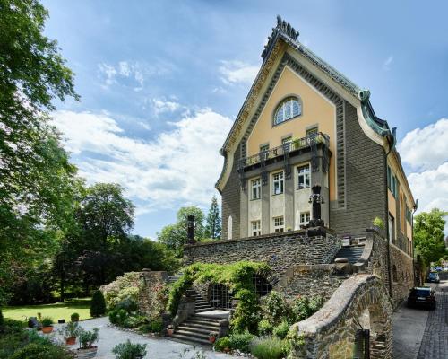 Galeriebild der Unterkunft Ferienwohnung Weingut Villa Huesgen am Mönchhof in Traben-Trarbach