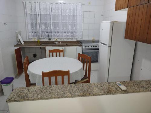 Una cocina o cocineta en Pousada Familiar Morada do Rapha