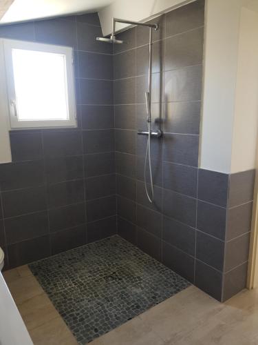 Un baño de Domaines des confines