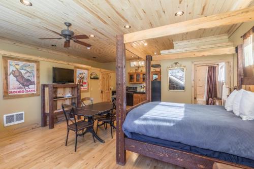 Lotus Mountain Suites West Suite – Photos 3