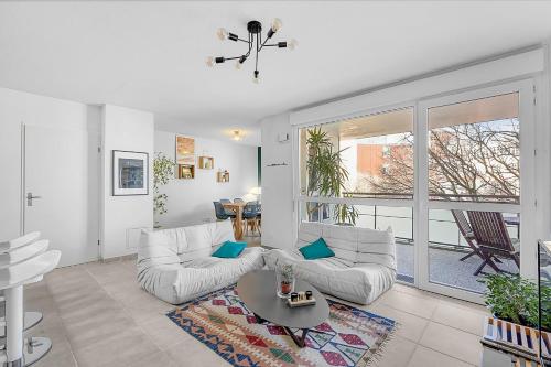 Beautiful And Spacious Apt At 19 Min From Downtown