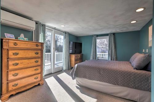 Voodi või voodid majutusasutuse Bristol Home with Pool about 3 Mi to Dtwn and Beach! toas