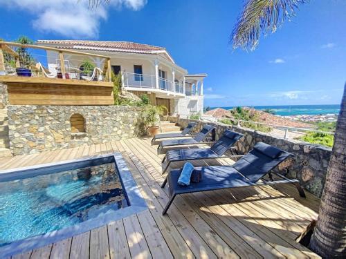 Swimmingpoolen hos eller tæt på Villa West Indies, spectacular sea view, inside Orient Bay resort, private pool