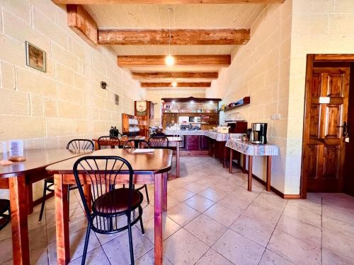 Gallery image of Grotto's Paradise B&B in Għarb