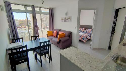 Bonito y Cómodo by CASAS COCODRILO