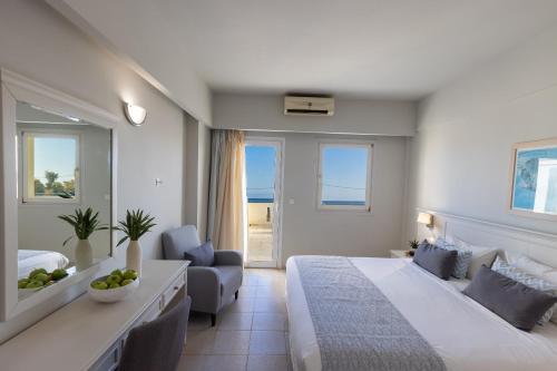 Postel nebo postele na pokoji v ubytování Almyra Resort