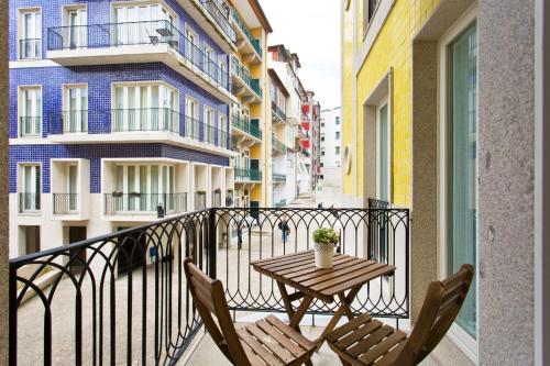Cardosas Square Apartments by Porto City Hosts