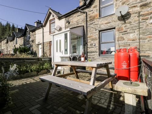 Glan-yr-Afon Cottage – Photos 2