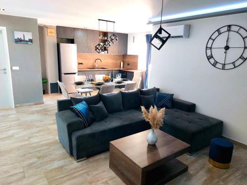 Posedenie v ubytovaní Brand new apartment "Filip"