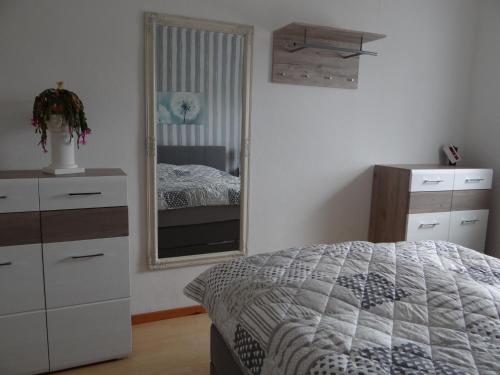 Postel nebo postele na pokoji v ubytování Zum Storchennest
